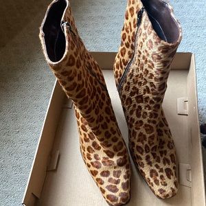 Andiamo animal print short boots